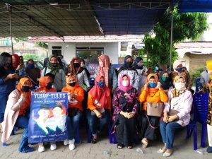 250 Relawan Emak-emak Geruduk Rumah Yusuf Kohar