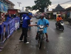 Tak Peduli Gerimis, Senulingga Tetap Bagikan Ratusan Paket Takjil ke Masyarakat Sukarame