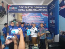 Kembalikan Formulir Penjaringan di Empat Parpol, Bunda Eva Sebut Masih Setia dengan Deddy Amarullah