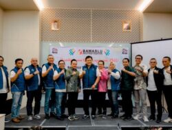 Perkuat Pengawasan Pemilihan, Bawaslu Lampung Dan Ikatan Keluarga Alumni Universitas Lampung Teken MoU