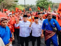 Ribuan Pendukung Kawal Pendaftaran Nanang-Antoni