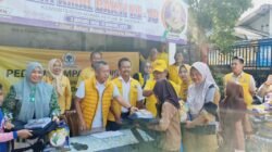 Golkar Bandarlampung Serahkan Bantuan Peralatan Sekolah dan Beras kepada Siswa MIN 8 Panjang Terdampak Banjir