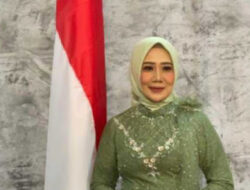 Istri Dawam Dipecat dari Dewan