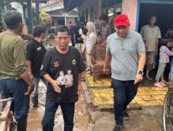 Tinjau Lokasi Banjir di Panjang, Andika Wibawa Salurkan Bantuan dan Santunan untuk Korban