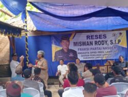Serap Aspirasi Masyarakat Linggapura, Miswan Rody Dicurhati Jalan Rusak