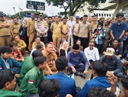 Pendidikan Prioritas, Anggarannya Naik; Giri Jawab Aksi Mahasiswa
