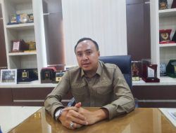 Mahasiswa Gedor DPRD, Usut HAM dan Korupsi