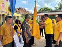Darlian Pone Lantik Asmawati Jadi Ketua PK Golkar Negeri Besar