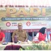 Panen Raya Bersama Petani di Lampung Tengah, Winarti Salurkan Bantuan Bibit Padi, Buku Tulis dan Benih Ikan
