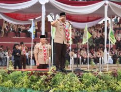 Gubernur Mirza Pimpin Apel HUT Pramuka di Kota Baru
